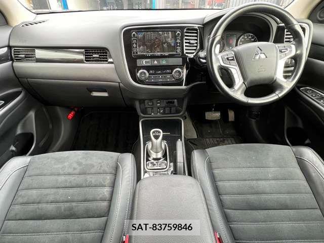 Mitsubishi OUTLANDER PHEV 2015-09 214486-16