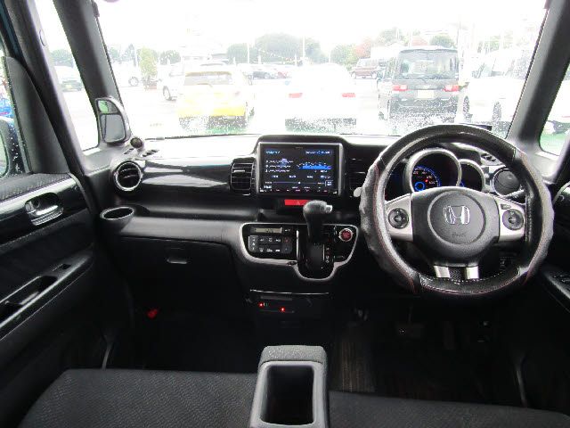 Honda N BOX 2013-01 180556-1