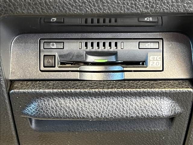 Toyota VOXY HYBRID 2020-11 20339-8