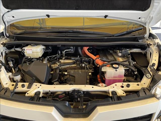 Toyota VOXY HYBRID 2020-11 20339-11
