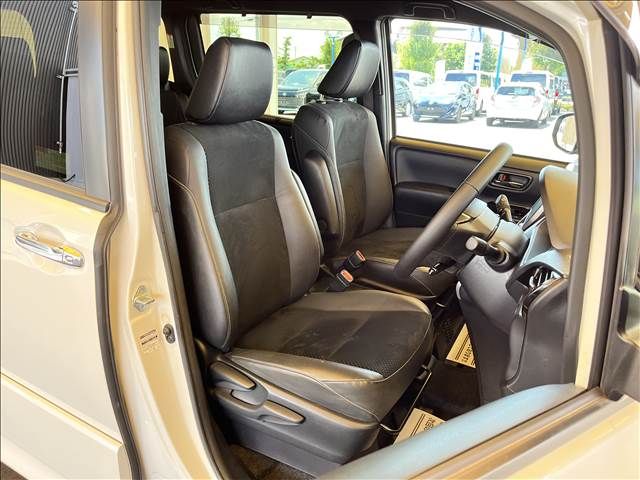 Toyota VOXY HYBRID 2020-11 20339-4