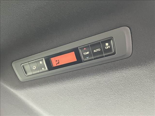 Toyota VOXY HYBRID 2020-11 20339-3