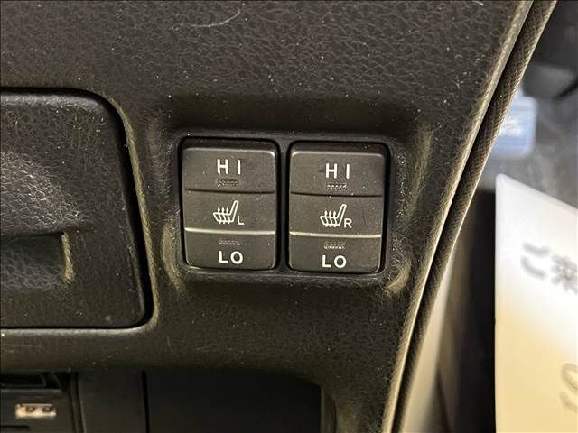 Toyota VOXY HYBRID 2020-11 20339-6