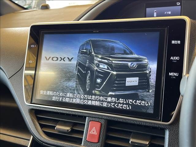 Toyota VOXY HYBRID 2020-11 20339-2