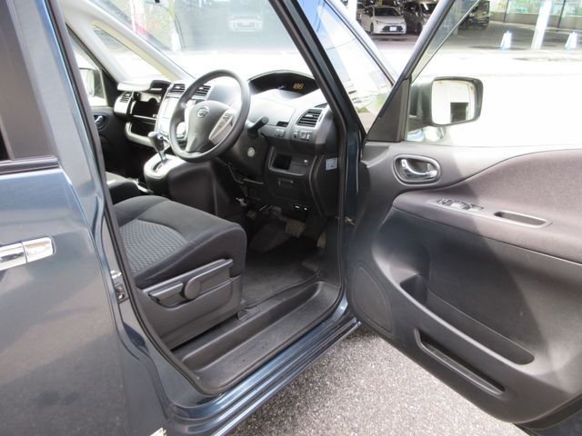 Nissan SERENA 2012-07 12469-11