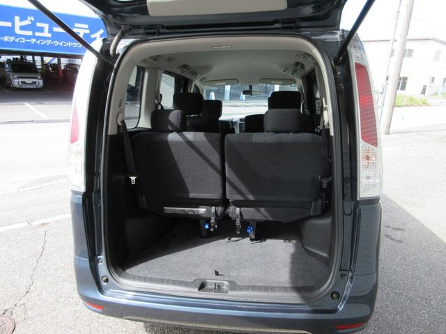 Nissan SERENA 2012-07 12469-6
