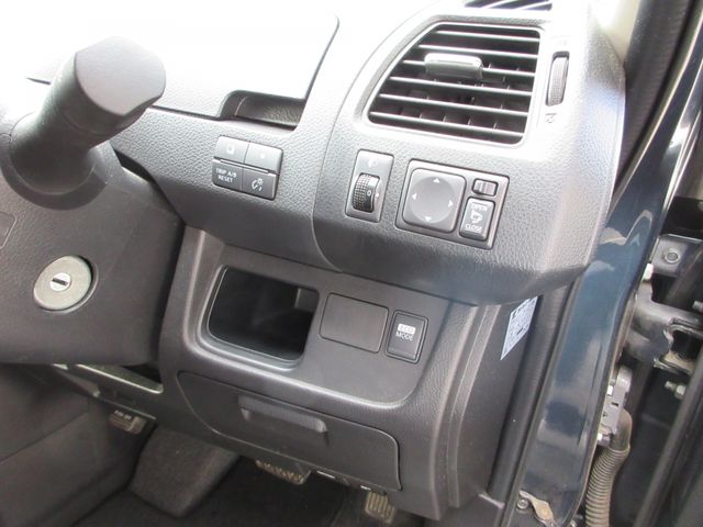 Nissan SERENA 2012-07 12469-18
