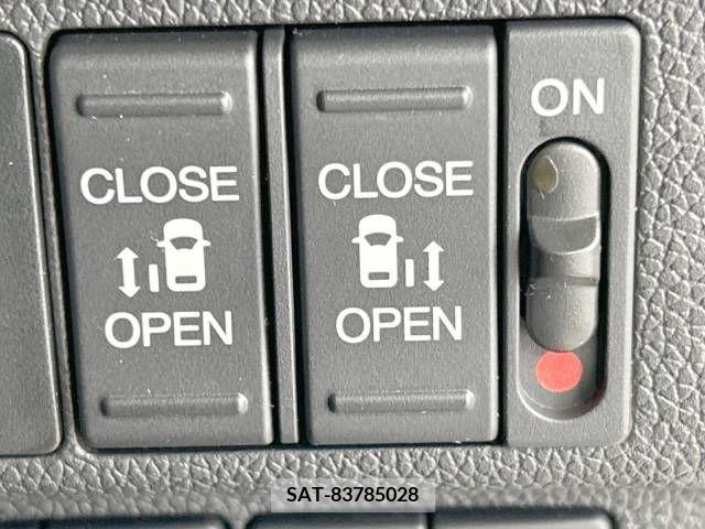 Honda FREED 2017-05 302969-5