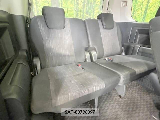 Toyota VOXY 2010-08 352799-5