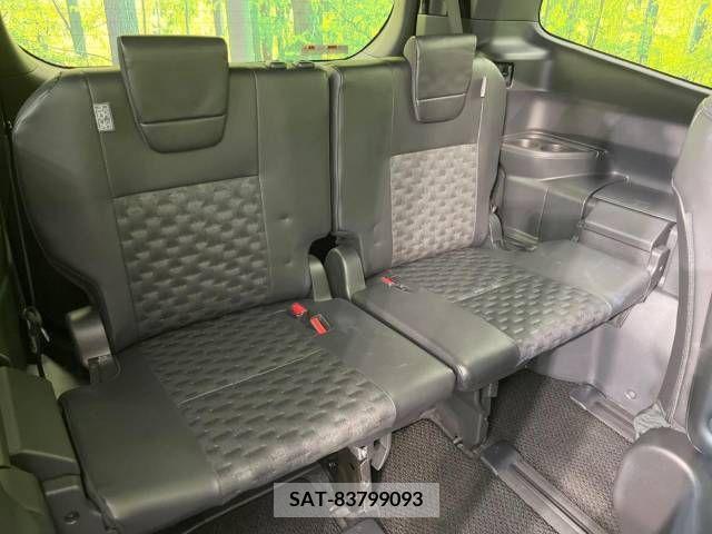 Toyota VOXY 2023-10 289025-10