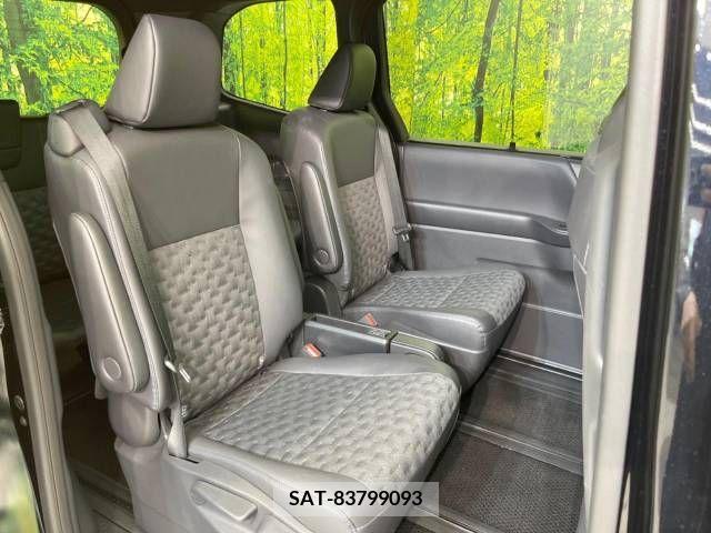 Toyota VOXY 2023-10 289025-9