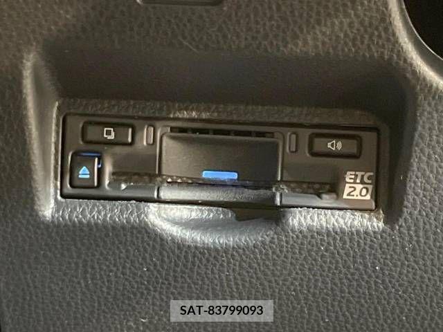 Toyota VOXY 2023-10 289025-7