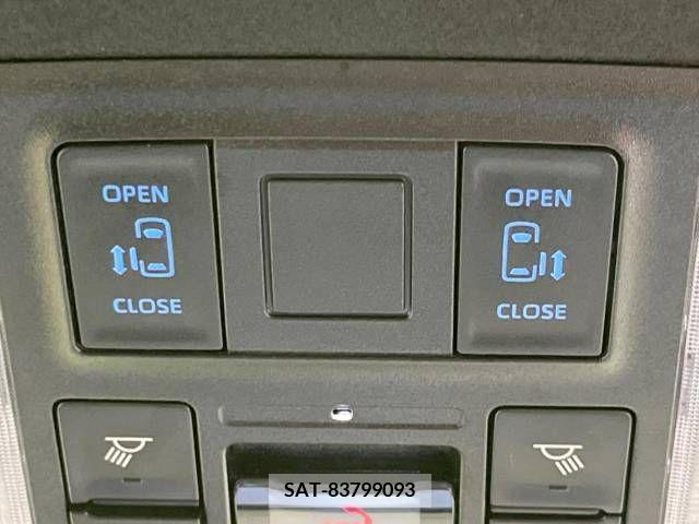 Toyota VOXY 2023-10 289025-5