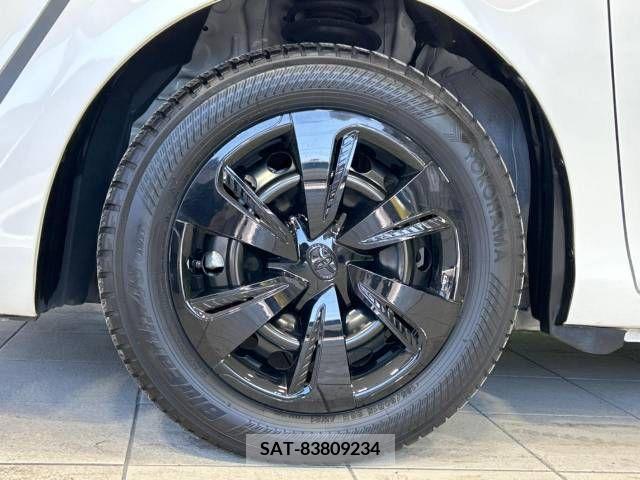 Toyota SIENTA 2022-04 298399-14