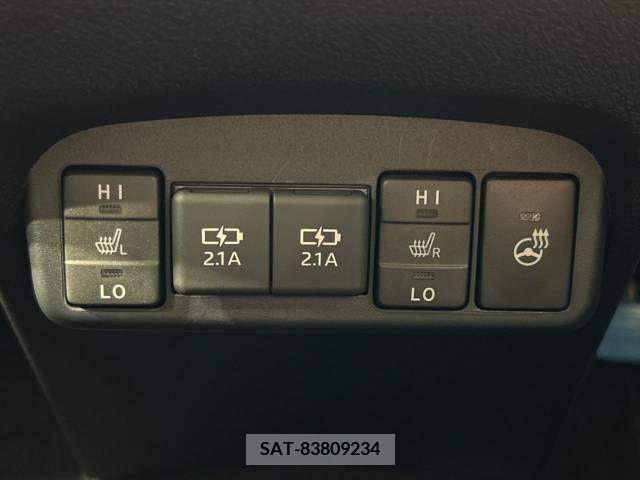 Toyota SIENTA 2022-04 298399-7
