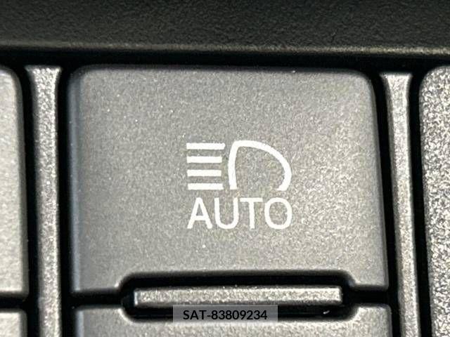 Toyota SIENTA 2022-04 298399-6