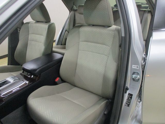 Toyota MARK X 2012-08 182233-10