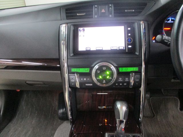 Toyota MARK X 2012-08 182233-14