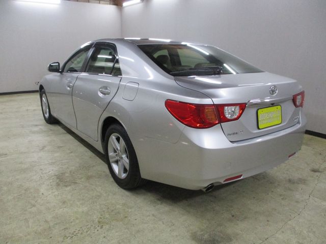 Toyota MARK X 2012-08 182233-5