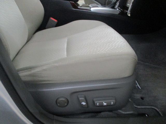 Toyota MARK X 2012-08 182233-7