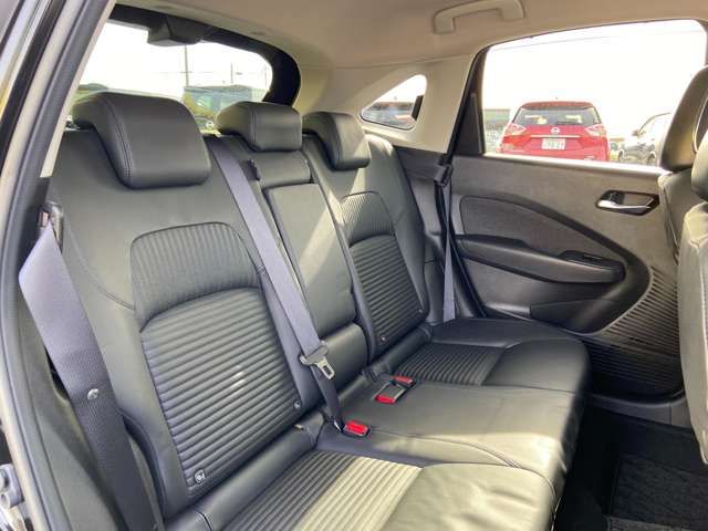 Nissan AURA 2022-04 26989-4