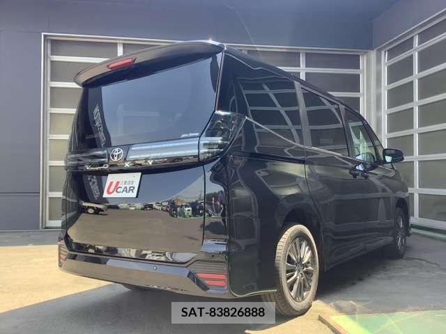 Toyota VOXY 2023-10 382803-14