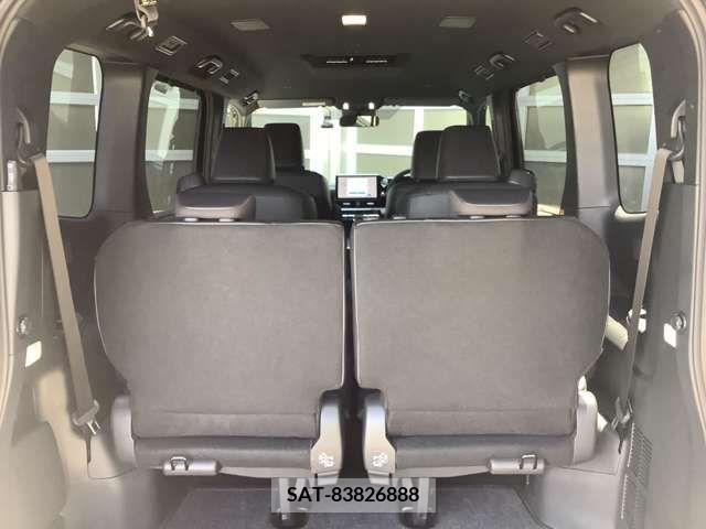 Toyota VOXY 2023-10 382803-6