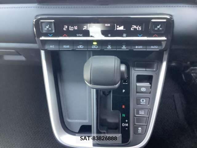Toyota VOXY 2023-10 382803-11