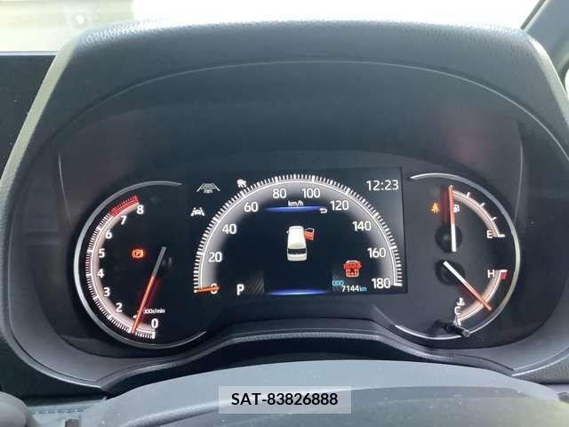 Toyota VOXY 2023-10 382803-10