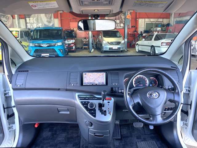 Toyota ISIS 2009-11 10173-17
