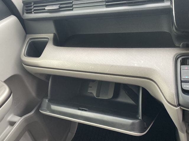Honda e 2017-08 13270-21