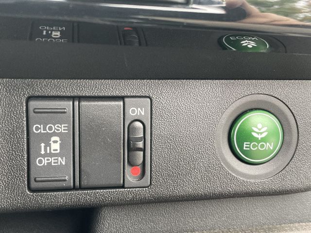 Honda e 2017-08 13270-19