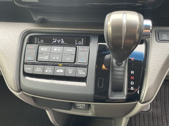 Honda e 2017-08 13270-17