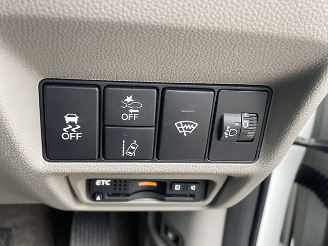 Honda e 2017-08 13270-18