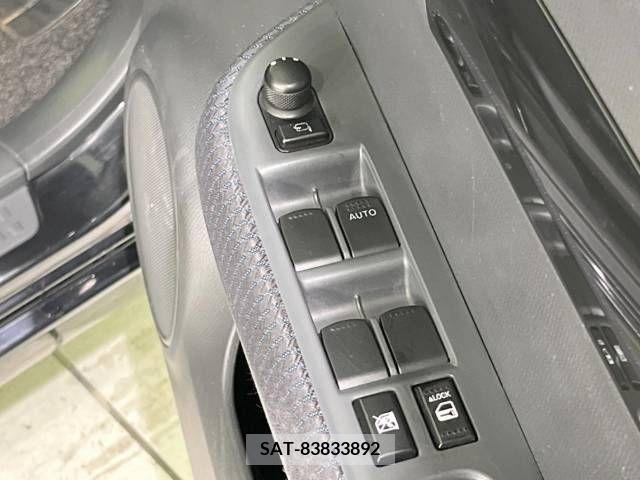 Suzuki SWIFT 2007-12 320895-7
