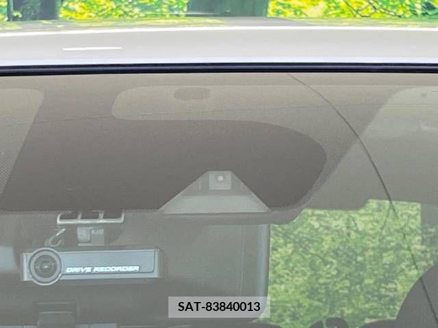 Nissan NOTE 2017-01 330858-3