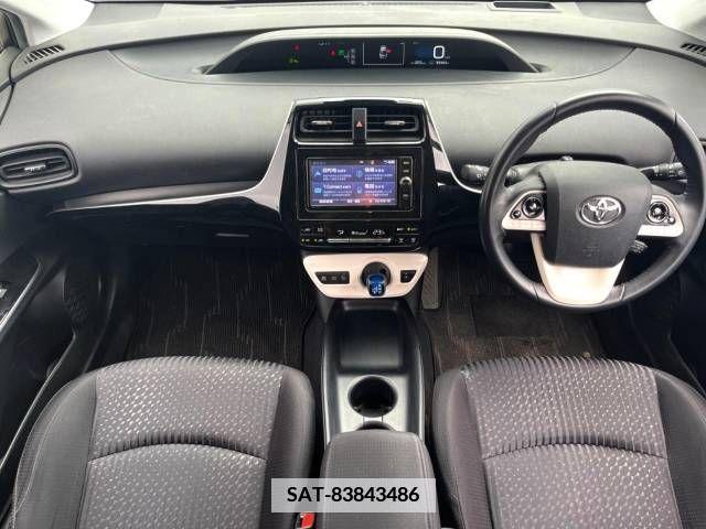 Toyota PRIUS 2017-10 351340-1