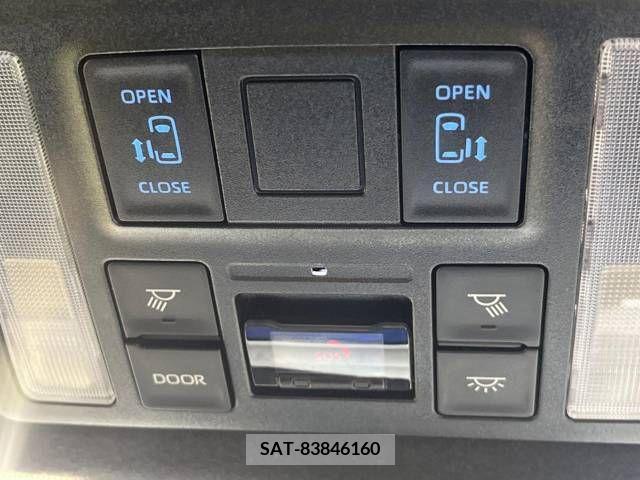 Toyota VOXY HYBRID 2022-03 289644-5