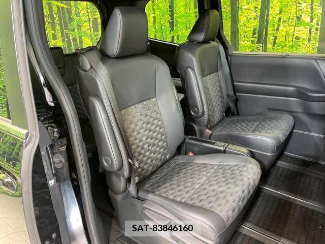 Toyota VOXY HYBRID 2022-03 289644-13