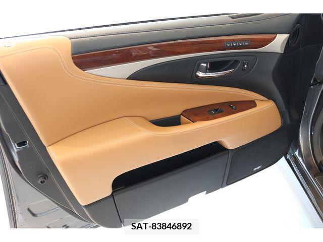 Lexus LS 2013-01 253707-9