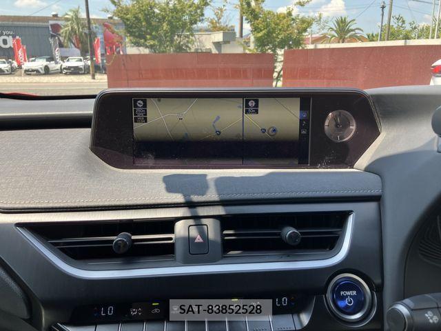 Lexus UX 2019-12 363073-15