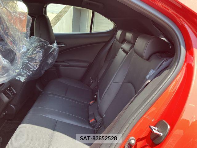 Lexus UX 2019-12 363073-23