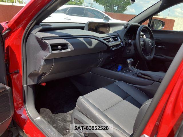 Lexus UX 2019-12 363073-21