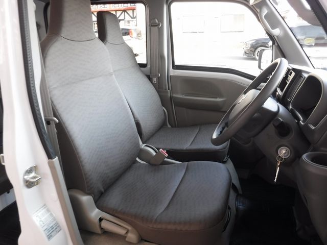 Suzuki EVERY 2023-06 27364-13