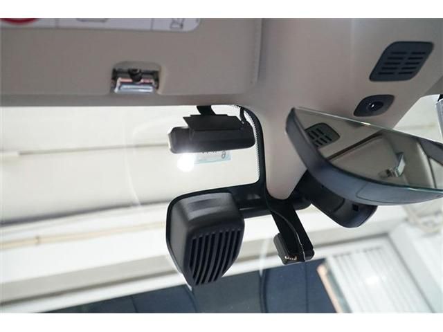 Aston Martin Aston Martin 2019-04 187072-28