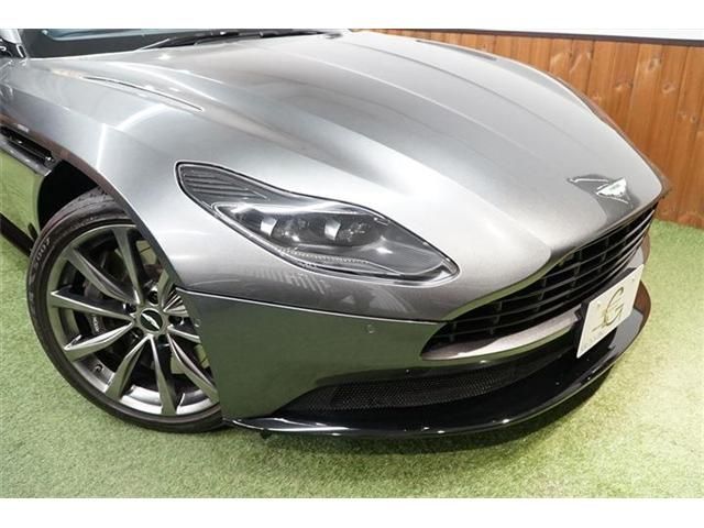 Aston Martin Aston Martin 2019-04 187072-3