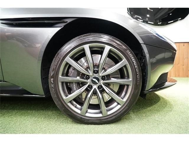 Aston Martin Aston Martin 2019-04 187072-9