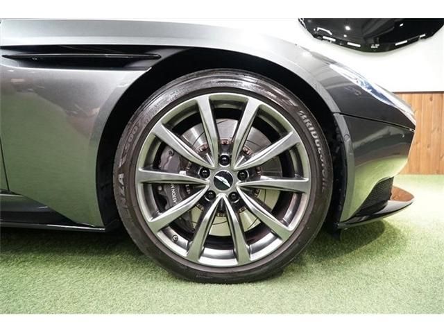 Aston Martin Aston Martin 2019-04 187072-8