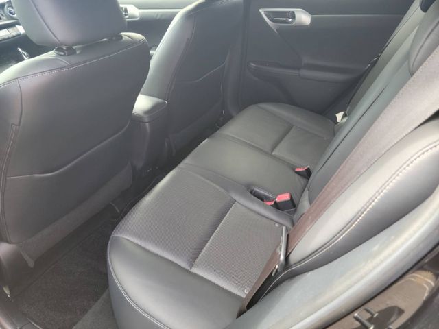 Lexus CT 2012-10 8843-24