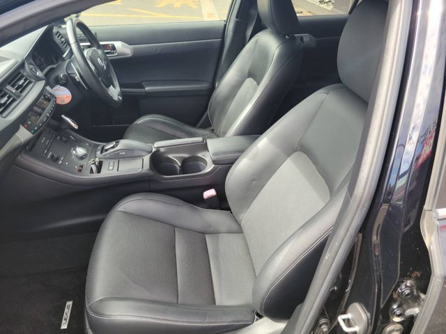 Lexus CT 2012-10 8843-22